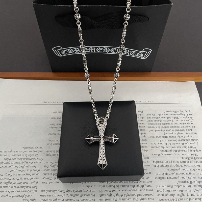 Ch**me He**ts necklaces